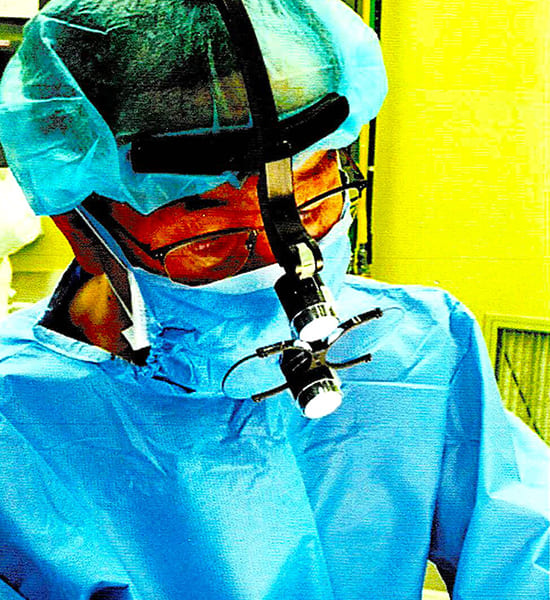 親知らず（埋伏智歯）の抜歯、のう胞摘出術